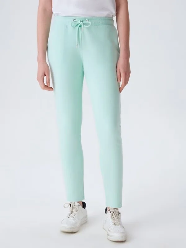 TRENERKA TË POSHTME PËR FEMRA